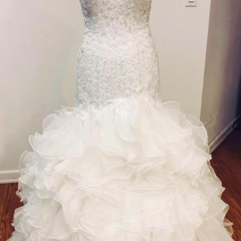 Wedding Dress - Picture 5 of 8